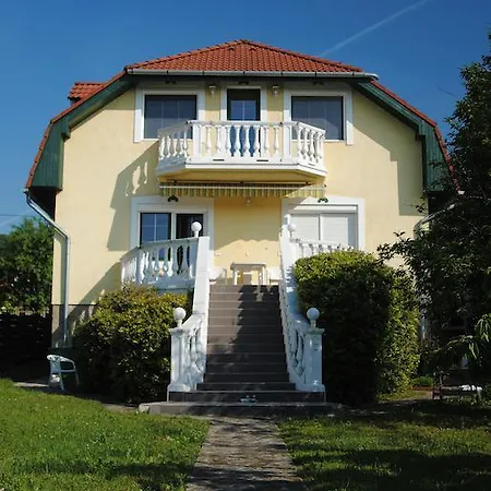 Haus Kristina 3* Csopak