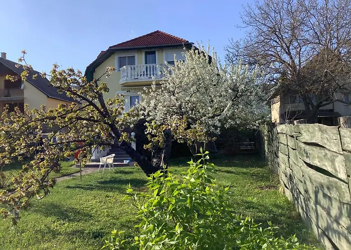 Haus Kristina בית הארחה 3*